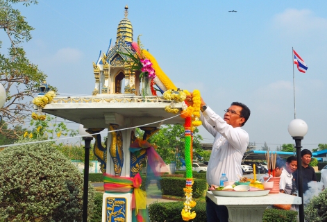 ไฟล์แนบ กปภ.สาขาปทุมธานี จัดพิธีทำบุญสำนักงาน และสักการะบูชาพระแม่ธรณี เนื่องในวันคล้ายวันสถาปนา กปภ. ครบรอบ 38 ปี กปภ.