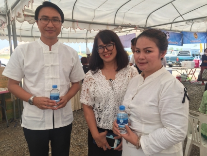 ไฟล์แนบ กปภ.สาขาขอนแก่น(พ) ร่วมทำโรงทานน้ำดื่มบรรจุขวดตราสัญลักษณ์ กปภ. ในงานเทศน์มหาชาติ เพื่อถวายเป็นพระราชกุศลแด่พระบาทสมเด็จพระปรมินทรมหาภูมิพลอดุลยเดช 