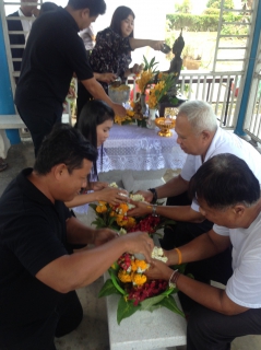 ไฟล์แนบ กปภ.สาขาสามพราน ร่วมสืบสานประเพณีสงกรานต์ รดน้ำ-ดำหัวผู้ใหญ่(อาวุโส)