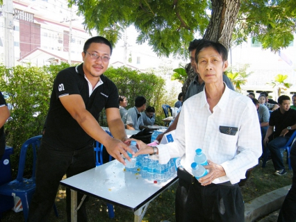 ไฟล์แนบ กปภ.สาขาสมุทรสาคร มอบน้ำดื่มบรรจุขวดจำนวน 600 ขวด เพื่อสนับสนุนพิธีรดน้ำดำหัวขอพรผู้ว่าราชการจังหวัดสมุทรสาคร เนื่องในเทศกาลสงกรานต์ ประจำปี 2560