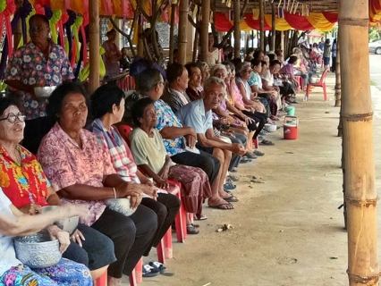 ไฟล์แนบ กปภ.สาขาพนมทวน  ร่วมสนับสนุนน้ำดื่มบรรจุขวด   เนื่องในพิธีสรงน้ำพระและรดน้ำดำหัวผู้สูงอายุ ในช่วงเทศกาลสงกรานต์ประจำปี ๒๕๖๐