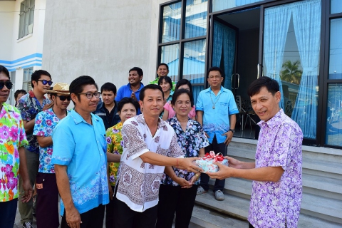 ไฟล์แนบ กปภ.สาขากำแพงเพชรร่วมสืบสานประเพณีไทย สรงน้ำพระแม่ธรณี และรดน้ำดำหัวกราบขอพรผู้บริหารตามวิถีอันดีงาม