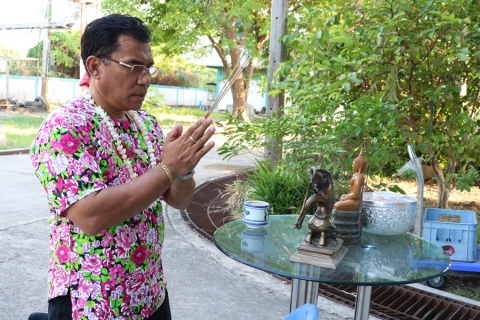 ไฟล์แนบ กปภ.สาขาปทุมธานี จัดกิจกรรมรดน้ำดำหัว พร้อมสรงน้ำพระแม่ธรณีและสิ่งศักดิ์สิทธิ์ประจำปี 2560 และพร้อมใจกันจัดกิจกรรม 5 ส. รอบสำนักงาน