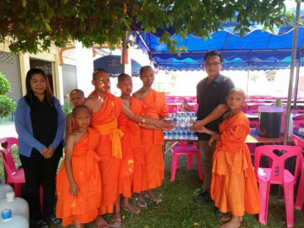ไฟล์แนบ กปภ.สาขาแม่สะเรียง มอบน้ำดื่มบรรจุขวดให้กับวัดสบหาร จัดประเพณีปอยส่างลอง ประจำปี 2560