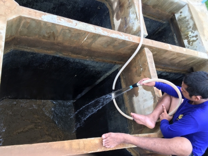 ไฟล์แนบ การประปาส่วนภูมิภาคสาขาบางสะพาน ร่วมกันทำความสะอาดถังตกตะกอนขนาด 200 ลบ.ม./ชม. สถานีผลิตจ่ายน้ำช้างแรก ตามโครงการWSP ประจำ เดือน พฤษภาคม  2560   