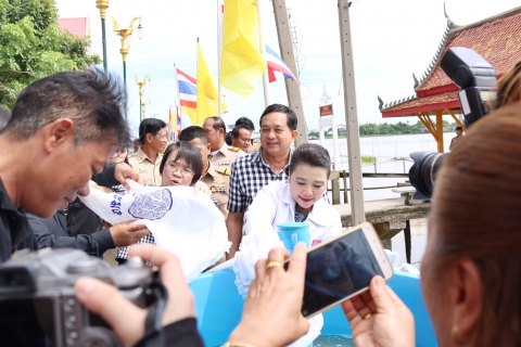 ไฟล์แนบ กปภ.สาขาปทุมธานี ร่วมโครงการจัดหน่วยบริการจังหวัดเคลื่อนที่บำบัดทุกข์ บำรุงสุขสร้างรอยยิ้มให้ประชาชนจังหวัดปทุมธานี ณ วัดสะแก ต.สามโคก อ.สามโคก จ.ปทุมธานี