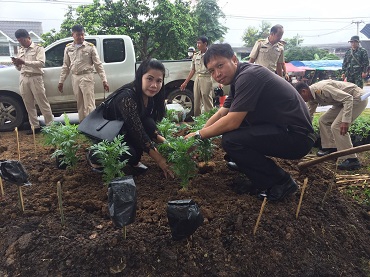 ไฟล์แนบ เข้าร่วมกิจกรรมปลูกดอกดาวเรืองเพื่อถวายเป็นพระราชกุศลแด่พระบาทสมเด็จพระเจ้าอยู่หัว รัชกาลที่ 9