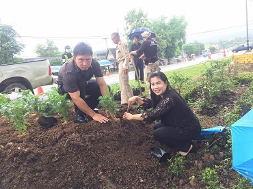 ไฟล์แนบ เข้าร่วมกิจกรรมปลูกดอกดาวเรืองเพื่อถวายเป็นพระราชกุศลแด่พระบาทสมเด็จพระเจ้าอยู่หัว รัชกาลที่ 9