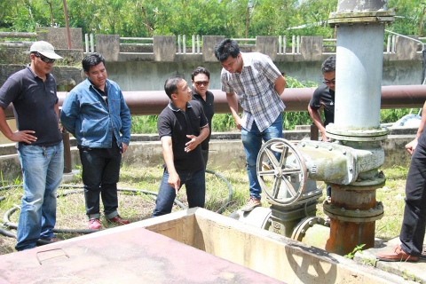 ไฟล์แนบ กปภ.สาขาเบตง ถ่ายทอดเทคนิคการผลิตน้ำประปาแก่ อปท. ในพื้นที่ใกล้เคียง