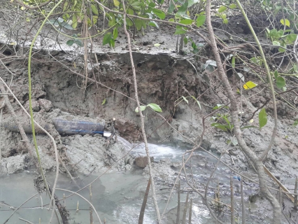 ไฟล์แนบ กปภ.สาขาสมุทรสงคราม ลงพื้นที่สำรวจท่อแตกรั่ว เพื่อแก้ปัญหาน้ำไม่ไหล
