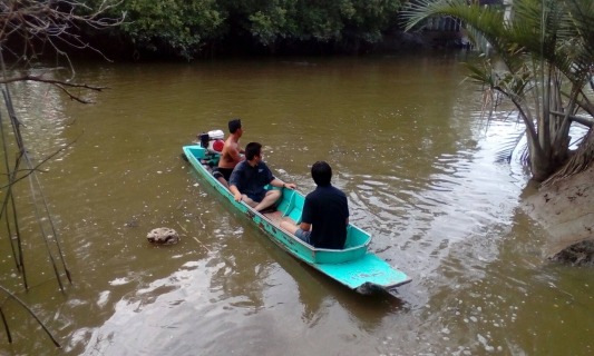 ไฟล์แนบ กปภ.สาขาสมุทรสงคราม ลงพื้นที่สำรวจท่อแตกรั่ว เพื่อแก้ปัญหาน้ำไม่ไหล