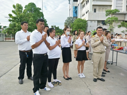ไฟล์แนบ กปภ.สาขาสมุทรสาคร ร่วมพิธีทำบุญตักบาตรข้าวสารอาหารแห้ง และพิธีลงนามถวายพระพรชัยมงคลสมเด็จพระเจ้าอยู่หัว เนื่องในโอกาสวันเฉลิมพระชนมพรรษา 65 พรรษา