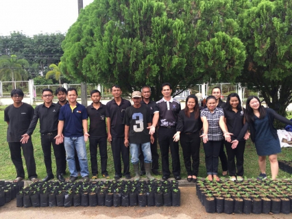 ไฟล์แนบ กปภ.สาขาสะเดาร่วมปลูกดาวเรืองจำนวน 999 ต้น ซึ่งเป็นสีประจำวันพระราชสมภพ พระบาทสมเด็จพระปรมินทรมหาภูมิพลอดุลยเดช เพื่อให้บานสะพรั่งทั่วประเทศในช่วงพระราชพิธีถวายพระเพลิงพระบรมศพวันที่ 25-29 ตุลาคม 2560