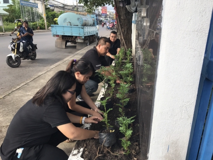 ไฟล์แนบ กปภ.สาขาสมุทรสงคราม ร่วมปลูกต้นดาวเรือง ถวายเป็นราชสักการะเนื่องในพระราชพิธีถวายพระเพลิงพระบรมศพพระบาทสมเด็จพระปรมินทรมหาภูมิพลอดุลยเดช 