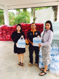 ไฟล์แนบ กปภ.สาขาละงูแจกน้ำดื่มให้ผู้ประสบอุทกภัย