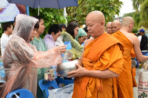 ไฟล์แนบ กปภ.สาขาระยองร่วมใจสืบสานประเพณีตักบาตรเทโว ท่ามกลางสายฝน