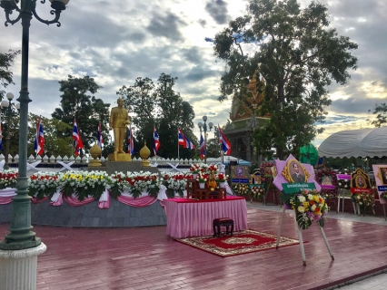 ไฟล์แนบ กปภ.สาขาพนมทวน ร่วมน้อมรำลึกถึงพระมหากรุณาธิคุณพระบาทสมเด็จ พระจุลจอมเกล้าเจ้าอยู่หัว รัชกาลที่ ๕ ในงานพิธีวันปิยมหาราช ๒๓ ตุลาคม ๒๕๖๐