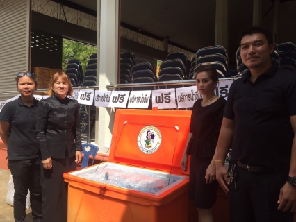 ไฟล์แนบ กปภ.สาขาขลุง ร่วมบริการน้ำดื่มแก่ประชาชนที่เข้าถวายดอกไม้จันทน์ พระราชพิธีถวายพระเพลิงพระบรมศพ พระบาทสมเด็จพระปรมินทรมหาภูมิพลอดุยเดช บรมนาถบพิตร 