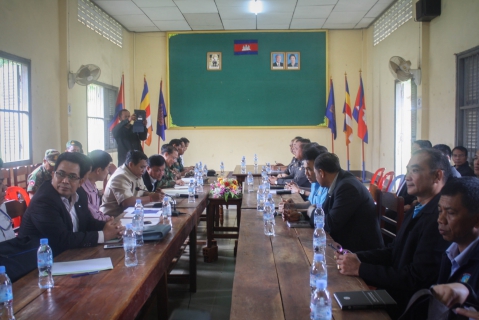ไฟล์แนบ กปภ.สาขาตราดเข้าร่วมประชุมปรึกษาหารือเรื่องการก่อสร้างถนนและปรับลดความชันบริเวณจุดผ่อนปรนการค้าบ้านมะม่วง อ.บ่อไร่ จ.ตราด