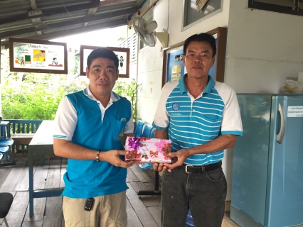 ไฟล์แนบ เมื่อวันที่ 29 พ.ย. 60 นายวรชาติ สีหบัณฑ์ ผู้จัดการการประปาส่วนภูมิภาคสาขาน่าน มอบของที่ระลึกสำหรับดาวเด่นประจำไตรมาสที่ 1/61 คือ นายผดุง  ทารินทร์ พนักงานผลิต 4 