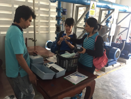 ไฟล์แนบ กปภ.สาขาสมุทรสงคราม ร่วมกับ กปภ.ข.3  ลงพื้นที่ตรวจสอบและให้คำแนะนำเกี่ยวกับคุณภาพน้ำประปา 