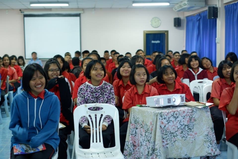 ไฟล์แนบ กปภ.ข.๗ ร่วมโครงการแนะแนวศึกษาต่อและอาชีพ ประจำปี ๒๕๖๐ ณ โรงเรียนเทศบาล ๒ มุขมนตรี อ.เมือง จ.อุดรธานี