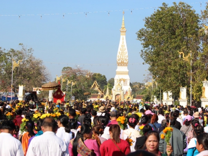 ไฟล์แนบ การประปาส่วนภูมิภาค สาขาธาตุพนมมอบน้ำดื่มตราสัญลักษณ์ กปภ. เพื่อใช้ในพิธีอัญเชิญพระอุปคุต ในพิธีเปิดงานนมัสการพระธาตุพนม ประจำปี ๒๕๖๑