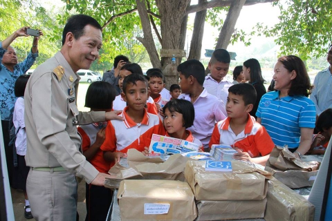 ไฟล์แนบ กปภ.ข.5 และ กปภ.สาขาสตูล ร่วมส่งมอบห้องสมุดกับ สวท.สตูล