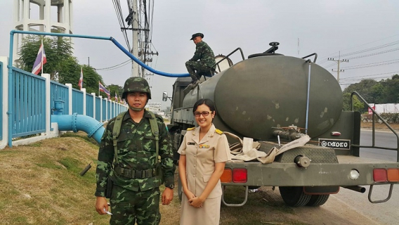 ไฟล์แนบ กปภ.สาขาพนมทวน ร่วมสนับสนุนรั้วของชาติ มอบน้ำท่อธารเพื่อใช้อุปโภคบริโภคในช่วงการฝึกภาคสนาม
