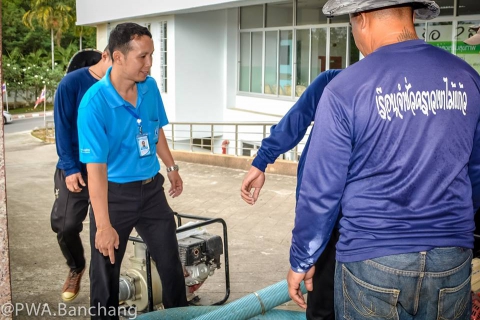 ไฟล์แนบ สาขาบ้านฉาง "ใส่ใจผู้บริโภค" ร่วมล้างถังพักน้ำ รพ. เพื่อสุขอนามัยที่ดี