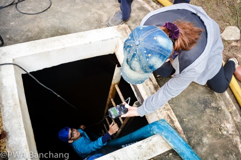 ไฟล์แนบ สาขาบ้านฉาง "ใส่ใจผู้บริโภค" ร่วมล้างถังพักน้ำ รพ. เพื่อสุขอนามัยที่ดี
