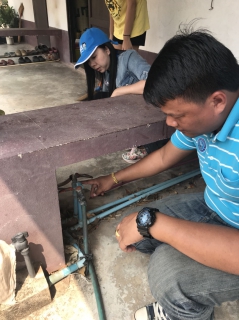 ไฟล์แนบ กปภ.สาขาขลุง เข้าตรวจสอบระบบท่อประปาภายในบ้าน ตามโครงการ "ประปาเพื่อประชารัฐ"