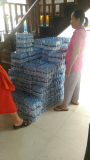 ไฟล์แนบ กปภ.สาขาชัยภูมิ ได้สนับสนุนน้ำดื่มบรรจุขวดตราสัญลักษณ์ กปภ. เนื่องในงานประจำปีบุญเดือนสี่ วัดไพรีพินาศ 