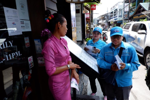 ไฟล์แนบ กปภ.สาขาเกาะสมุย ร่วมกับงานลูกค้าสัมพันธ์ กปภ.ข.4 ลงพื้นที่พบปะผู้ใช้น้ำและประชาสัมพันธ์โครงการวางท่อลอดใต้ทะเล ตามโครงการมุ่งมั่นเพื่อปวงชน เติมใจให้กัน