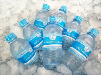 ไฟล์แนบ กปภ.สาขาสมุทรสาคร มอบน้ำดื่มบรรจุขวดจำนวน 400 ขวด เพื่อสนับสนุนพิธีรดน้ำขอพรผู้ว่าราชการจังหวัดสมุทรสาคร และนายกเหล่ากาชาดจังหวัดสมุทรสาคร ประจำปี 2561
