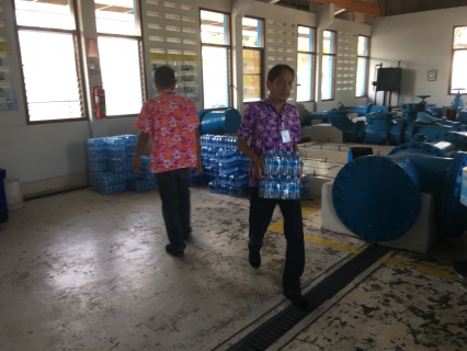 ไฟล์แนบ กปภ.สาขาสามพรานมอบน้ำดื่มตราสัญลักษณ์ให้กับสถานีตำรวจภูธรสามพราน