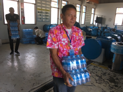 ไฟล์แนบ กปภ.สาขาสามพรานมอบน้ำดื่มตราสัญลักษณ์ให้กับสถานีตำรวจภูธรสามพราน