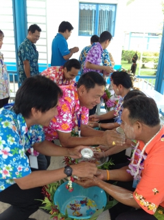 ไฟล์แนบ กปภ.สาขาสามพราน จัดกิจกรรม สรงน้ำพระพุทธรูป พระแม่ธรณี และรดน้ำขอพรผู้ใหญ่ เพื่อความเป็น สิริมงคลเนื่องในเทศกาลสงกรานต์ปี 2561