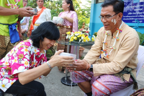 ไฟล์แนบ กปภ.สาขาปทุมธานี จัดกิจกรรมรดน้ำดำหัว พร้อมสรงน้ำพระแม่ธรณีและสิ่งศักดิ์สิทธิ์ประจำปี 2561
