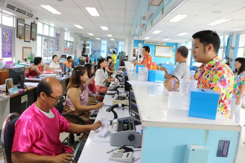 ไฟล์แนบ กปภ.สาขาปทุมธานี ร่วมสืบสานประเพณีสงกรานต์ 2561 แต่งกายชุดไทย ให้บริการผู้ใช้น้ำ
