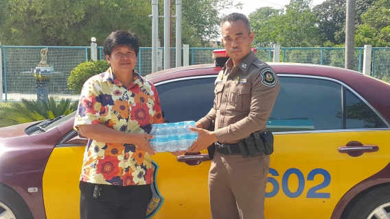 ไฟล์แนบ กปภ.สาขาศรีประจันต์มอบน้ำดื่มตราสัญลักษณ์ กปภ.จำนวน 150 ขวดให้กับตำรวจทางหลวง
