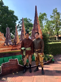 ไฟล์แนบ กปภ.สาขาพนมทวน สืบสานแต่งไทย ชวนไปสรงน้ำพระรดน้ำดำหัวผู้สูงอายุ 