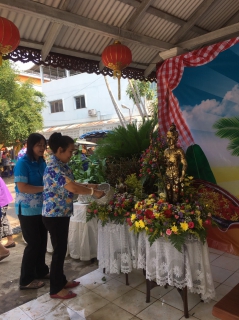 ไฟล์แนบ นายกมล ประดุงรุก ผู้จัดการการประปาส่วนภูมิภาคสาขาแม่สอด นำทีมพนักงานในสังกัดร่วมงานประเพณีรดน้ำดำหัวผู้สูงอายุและนายอำเภอแม่สอด ประจำปี 2561 เนื่องในประเพณีสงกรานต์และวันขึ้นปีใหม่ไทย เพื่อเป็นการสืบสานประเพณีวัฒนธรรมอันดีงามของชาวไทย สำหรับปี พ.ศ.2561 ในวันศุกร์ที่ 20 เมษายน 2561 ณ บริเวณบ้านพักนายอำเภอแม่สอด เวลา 14.00 น