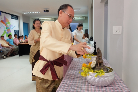 ไฟล์แนบ กปภ.สาขาอุบลราชธานี ร่วมสืบสานสงกรานต์ไทย รดน้ำดำหัวผู้ใหญ่ประจำปี ๒๕๖๑