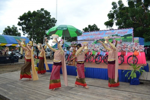 ไฟล์แนบ กปภ.สาขาตาก ร่วมกับจังหวัดตาก ออกให้บริการประชาชนตามโครงการจังหวัดเคลื่อนที่ บำบัดทุกข์ บำรุงสุข สร้างรอยยิ้มให้ประชาชน 
