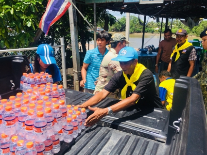 ไฟล์แนบ กปภ.สาขาสมุทรสงคราม ลงพื้นที่ให้ความช่วยเหลือตรวจสอบระบบประปา มอบน้ำดื่มและเงินสนับสนุน กรณีบ้านทรุดเนื่องจากน้ำเซาะริมตลิ่ง