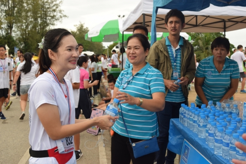 ไฟล์แนบ กปภ.สาขากำแพงเพชร มอบน้ำดื่มสนับสนุนบรรจุขวดตราสัญลักษณ์ กปภ. ในกิจกรรม วิ่งมินิมาราธอน ต่อต้านยาเสพติด RUN AGAINST DRUGS จังหวัดกำแพงเพชร 