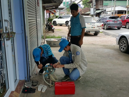 ไฟล์แนบ กปภ.สาขากำแพงเพชร นำทีมมิสเตอร์ประปาลงพื้นที่ให้ความรู้เรื่องการดูแลระบบประปา ค้นหาและซ่อมแซมท่อแตกรั่ว พร้อมสำรวจความพึงพอใจลูกค้าต่อการให้บริการของ กปภ.ภายใต้ โครงการเติมใจให้กัน