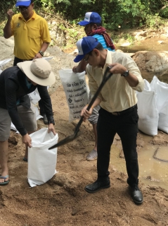 ไฟล์แนบ กปภ.สาขาพัทยา (พ) ร่วมสนับสนุนถุงสารส้ม สร้างฝายชะลอน้ำ เขาไผ่