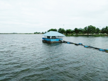 ไฟล์แนบ การประปาส่วนภูมิภาค สาขาเมืองพล บริการน้ำดื่มบรรจุขวดตราสัญลักษณ์ กปภ.สนันสนุน โครงการประชารัฐพัฒนาอ่างเก็บน้ำบึงละเลิงหวาย กำจักผักตบชวาและวัชพืชในอ่างเก็บน้ำละเลิงหวาย อำเภอพล จังหวัดขอนแก่น